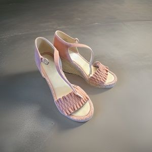 MARC FISHER KADRIA PINK WEDGED SANDALS, 8-1/2”